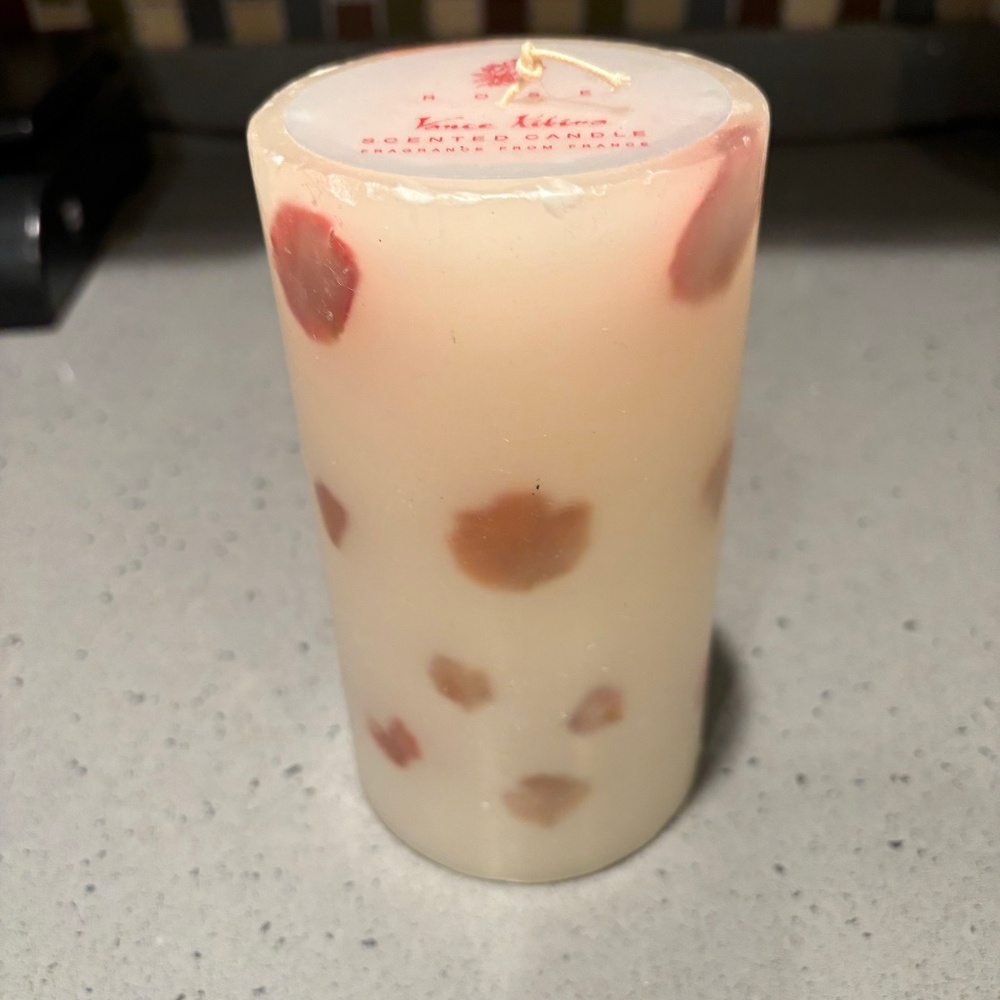 Rare Vance Kitira Rose Petal candle
